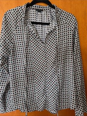 Ann Taylor Navy Geometric Chain Print Blouse